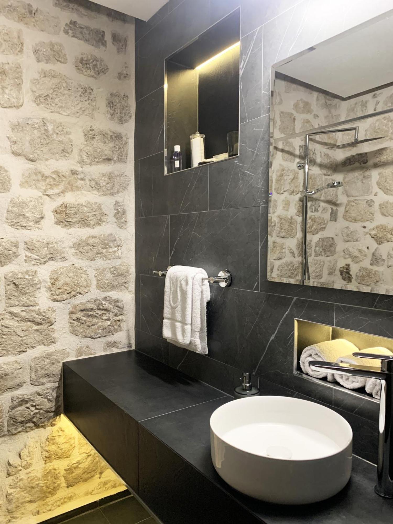 Kazin Supreme Hotel Kotor Ngoại thất bức ảnh