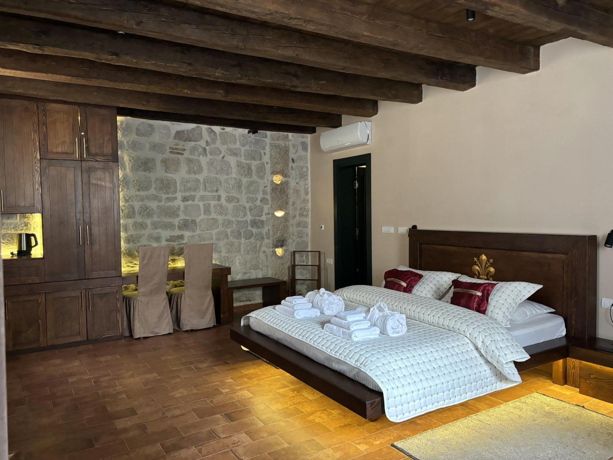 Kazin Supreme Hotel Kotor Ngoại thất bức ảnh