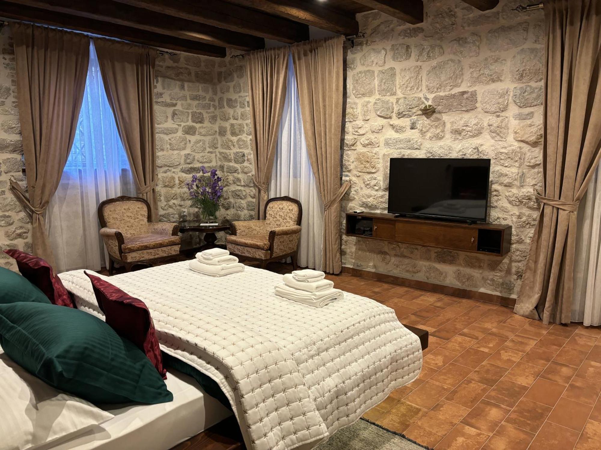 Kazin Supreme Hotel Kotor Ngoại thất bức ảnh